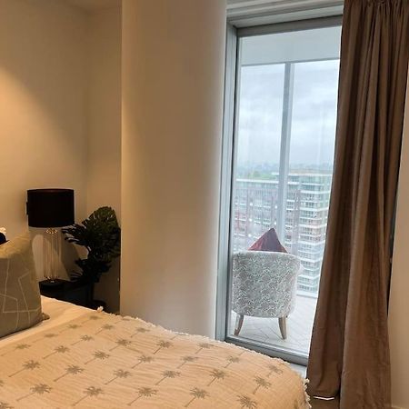 Appartamento Modern 2 Bed Flat At Battersea Londra Esterno foto