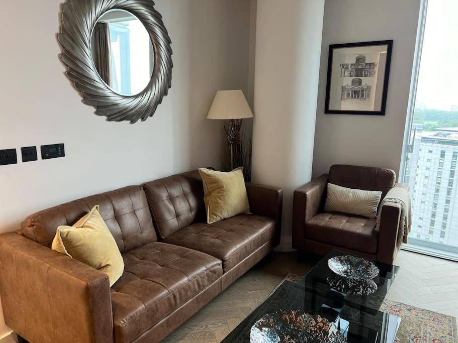 Appartamento Modern 2 Bed Flat At Battersea Londra Esterno foto