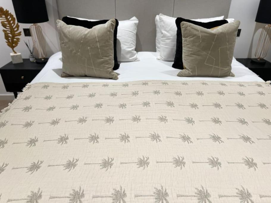 Appartamento Modern 2 Bed Flat At Battersea Londra Esterno foto