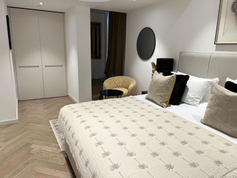 Appartamento Modern 2 Bed Flat At Battersea Londra Esterno foto