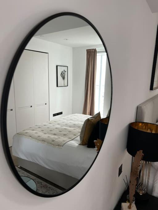 Appartamento Modern 2 Bed Flat At Battersea Londra Esterno foto